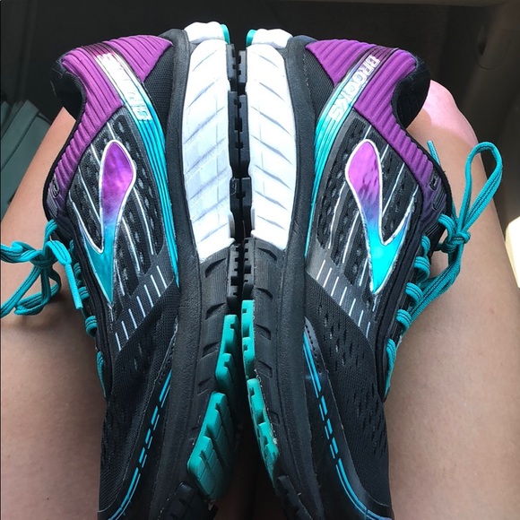 brooks black and purple